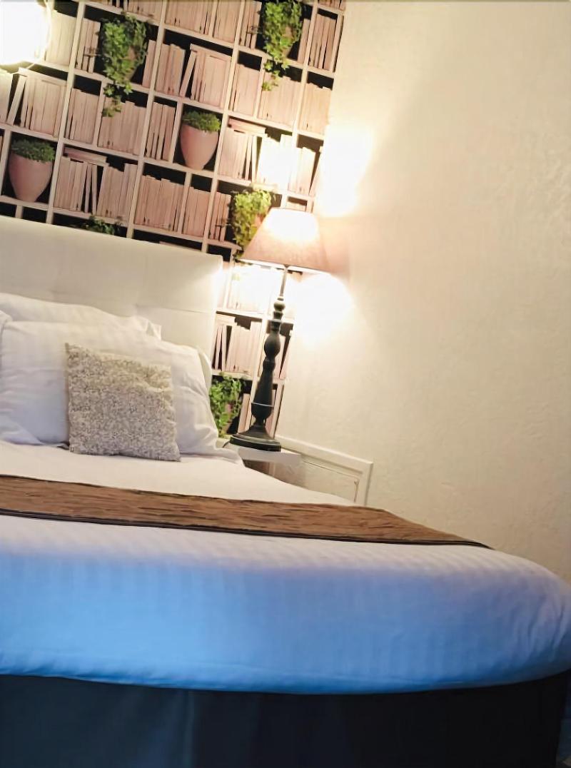 Moderne 2* Tours