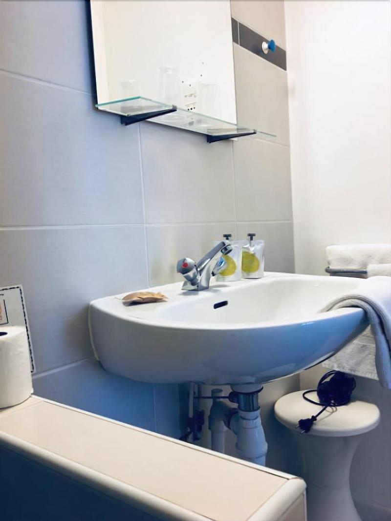 Hotel Moderne 2*